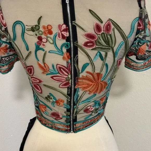 L’ATISTE BY AMY Floral Embroidered Black Skirt and Blouse Set - Picture 7 of 8